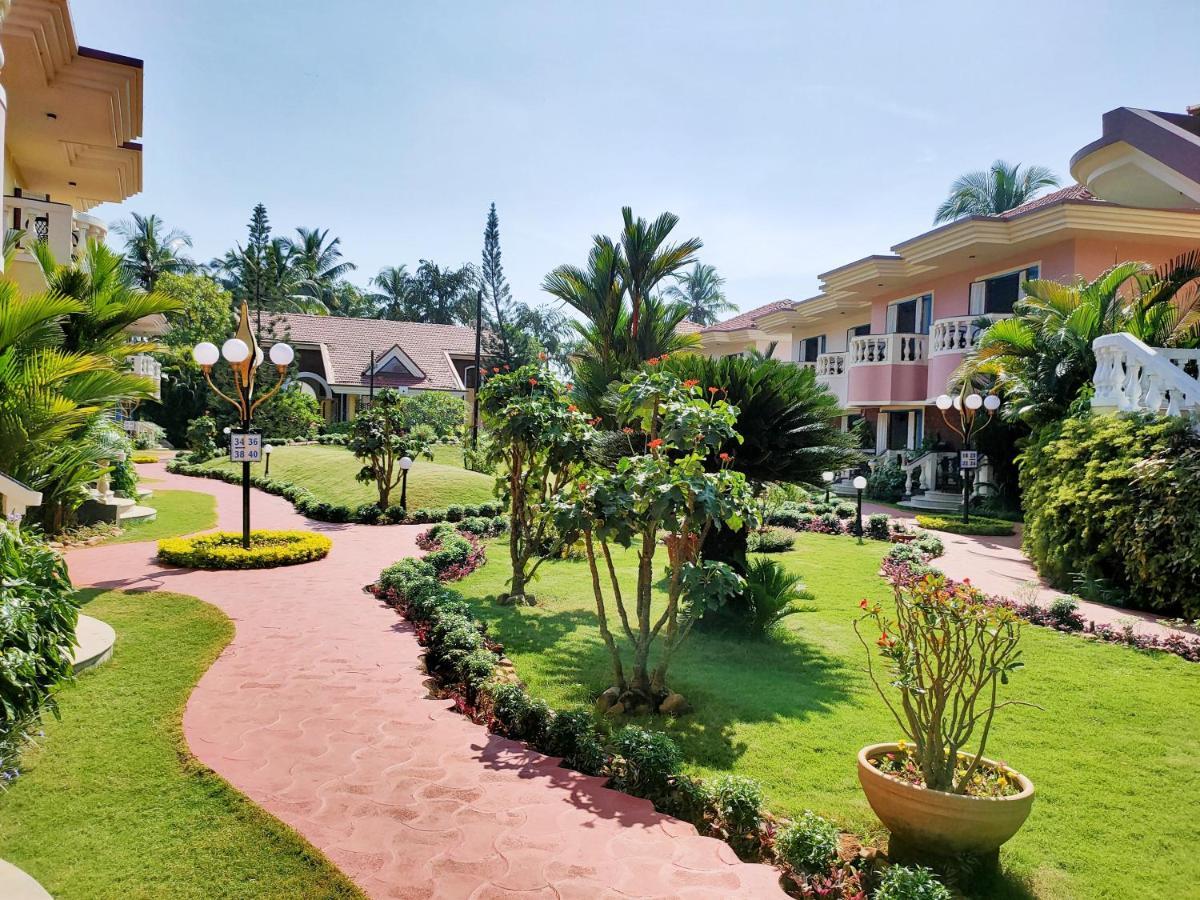 Coconut Grove Beach Resort Colvá Exterior foto
