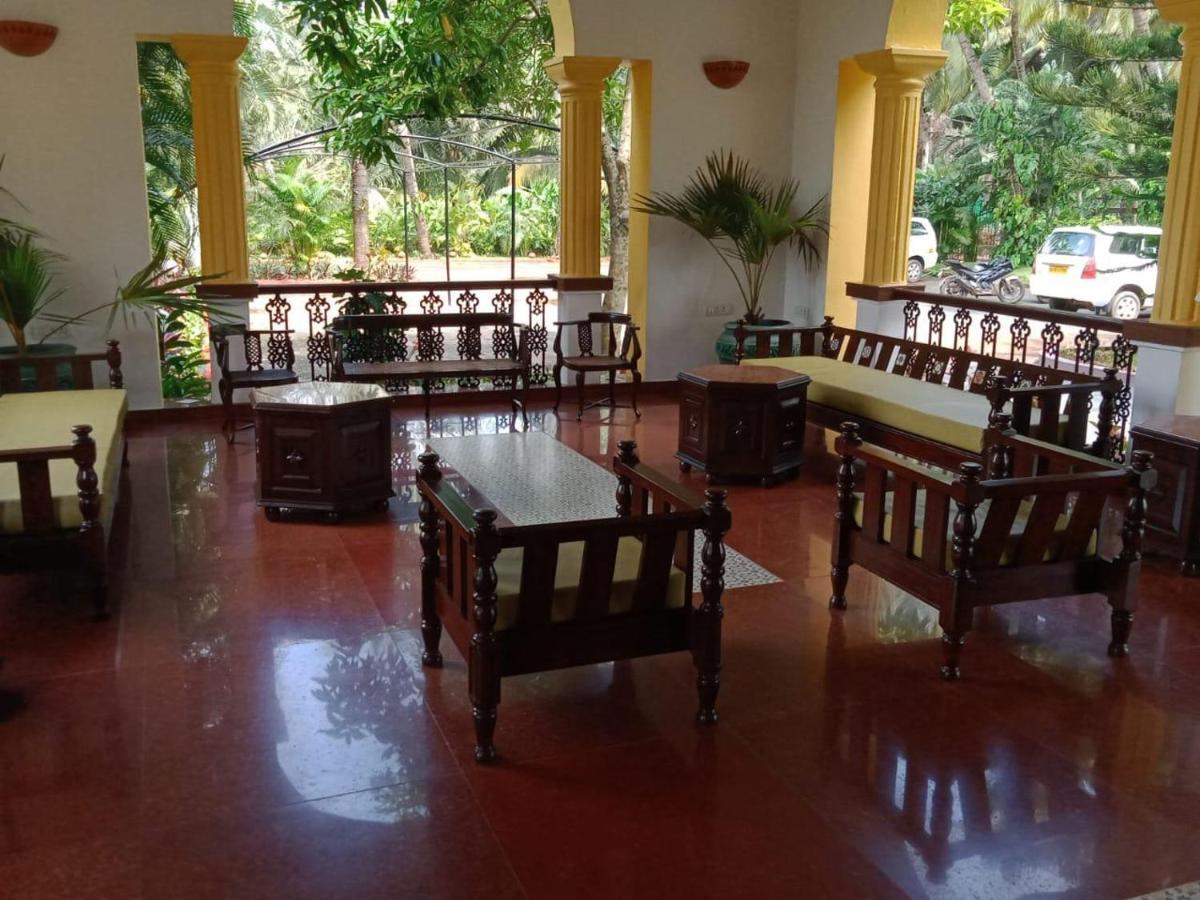 Coconut Grove Beach Resort Colvá Exterior foto