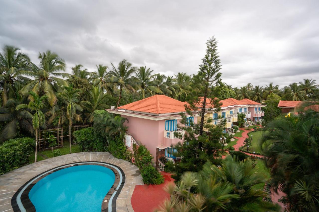 Coconut Grove Beach Resort Colvá Exterior foto